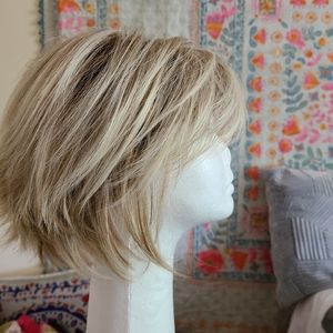 NWT Toni Brattin Trendsetter wig in Light Blonde Plus size (large) cap